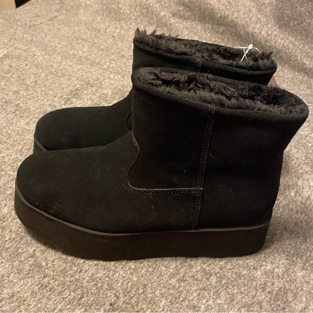 Time And Tru Shoes Boots Women’s Size 8 Wedge Chunky Black Booties Fur Lined New